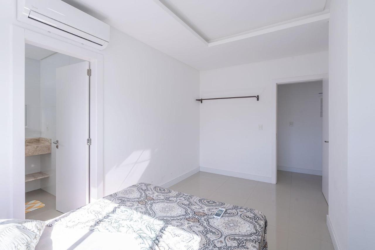 Apto A 260M Da Meia Praia Em Condominio De Luxo Sc イタペマ エクステリア 写真